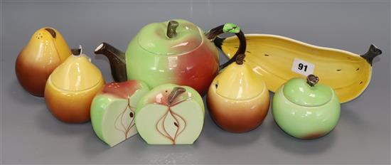 Seven pieces of Carltonware tableware